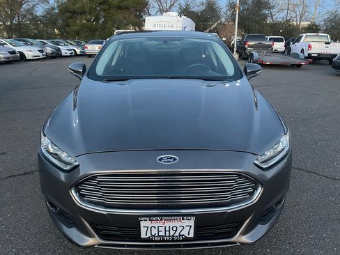 Used 2014 Ford Fusion SE image 2