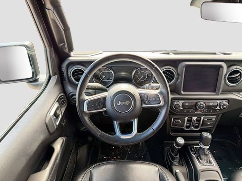 Used 2020 Jeep Wrangler Unlimited Sahara image 17