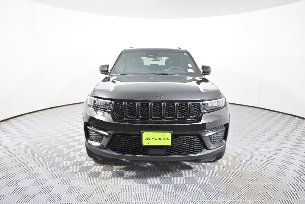 Used 2023 Jeep Grand Cherokee Altitude AWD/4WD image 10