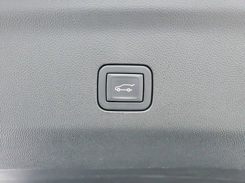 Used 2023 Cadillac Escalade ESV Sport Platinum w/ Heavy-Duty Trailer Package image 35