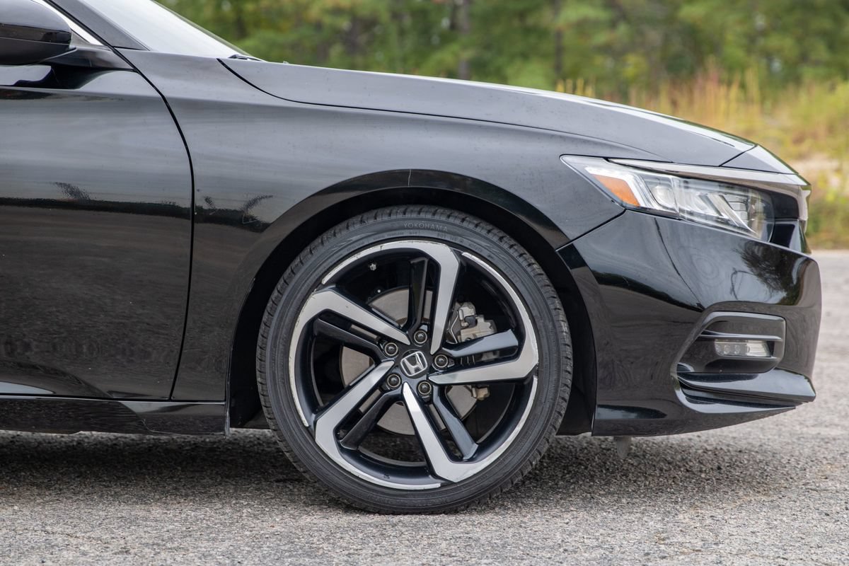Used 2018 Honda Accord Sport image 5