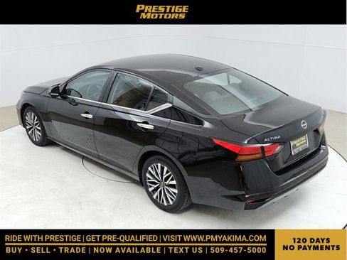 Used 2023 Nissan Altima 2.5 SV image 17