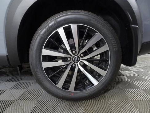 New 2025 Nissan Pathfinder Platinum image 9