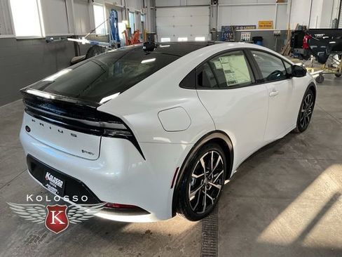 New 2026 Toyota Prius Plug-In Hybrid FWD image 6