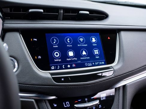 New 2026 Cadillac XT5 Luxury w/ LPO, Floor Liner Package AWD/4WD image 23