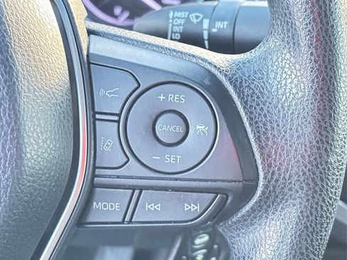 Used 2018 Toyota Camry LE image 27