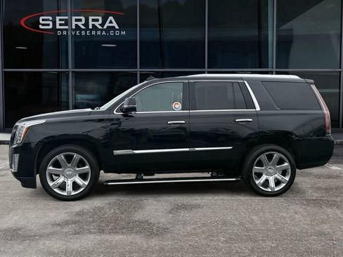 Used 2016 Cadillac Escalade Premium AWD/4WD image 2