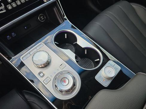 Used 2025 Genesis GV80 2.5T image 25