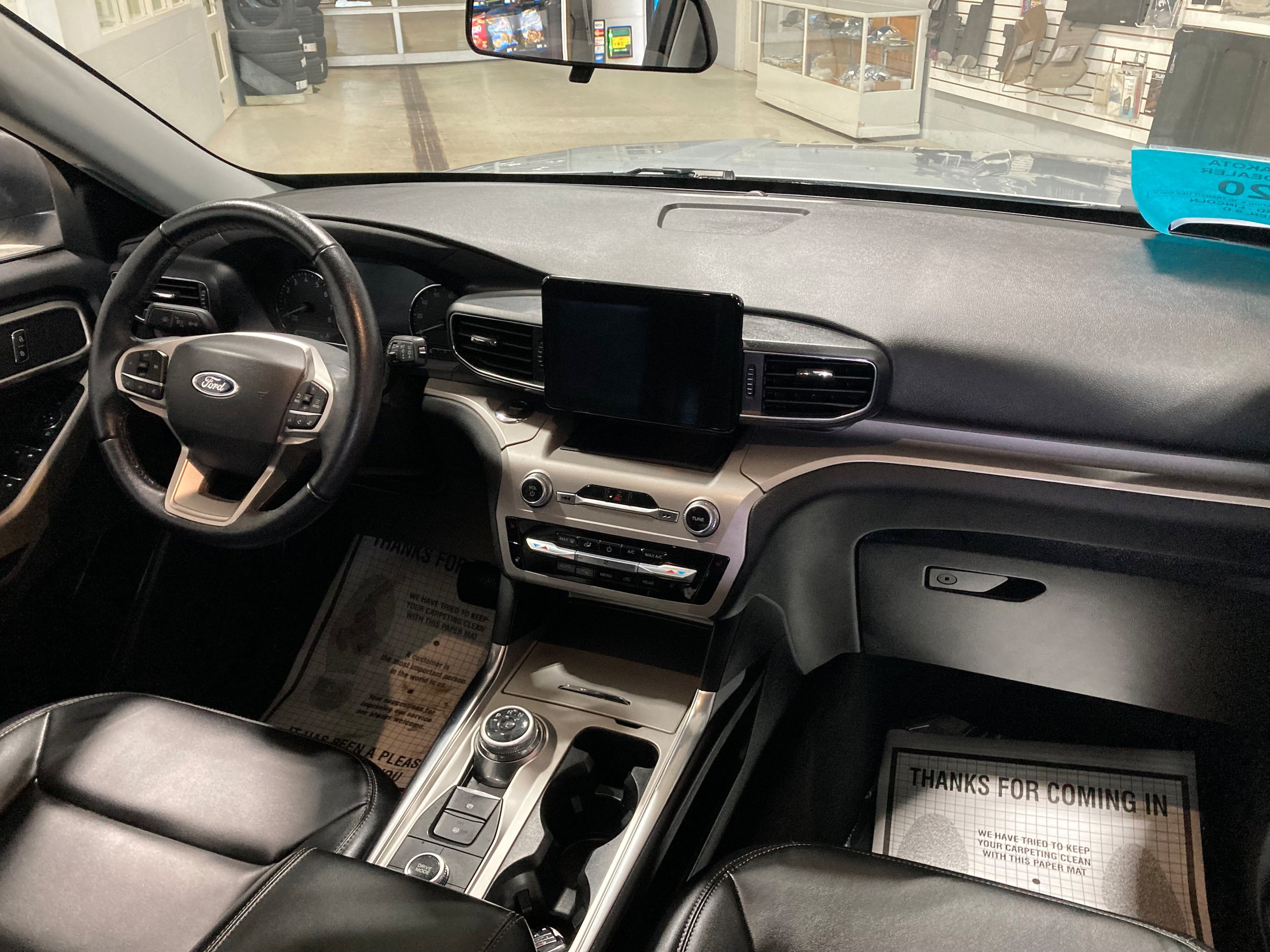 Used 2022 Ford Explorer XLT w/ Equipment Group 202A AWD/4WD image 11