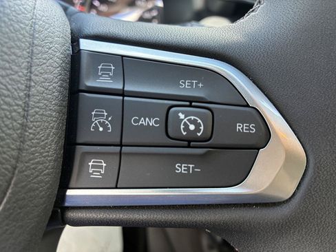 Used 2026 Jeep Compass Limited AWD/4WD image 23