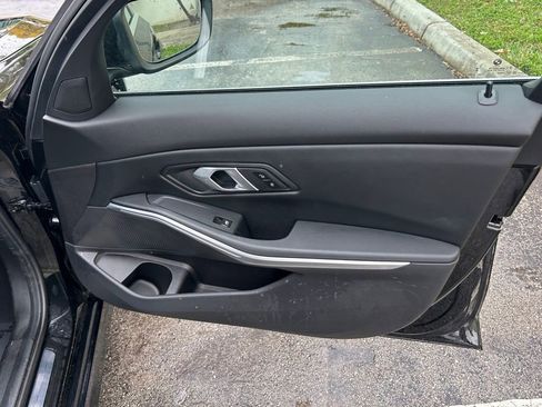 Used 2025 BMW 330i Sedan image 30