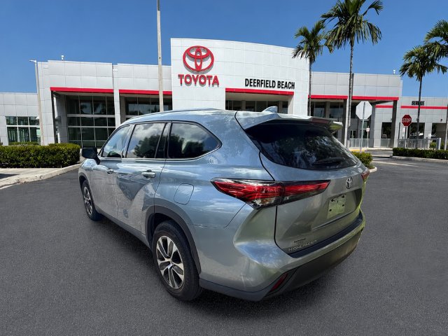 Used 2020 Toyota Highlander XLE FWD image 7