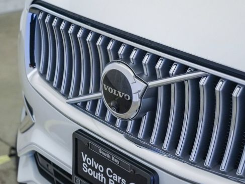 Certified 2024 Volvo XC90 T8 Plus w/ Protection Package Premier AWD/4WD image 9