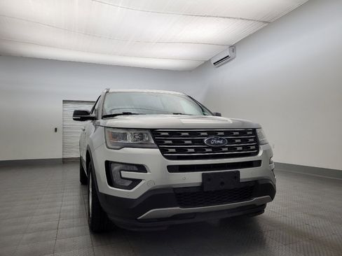 Used 2017 Ford Explorer XLT w/ Equipment Group 202A image 14