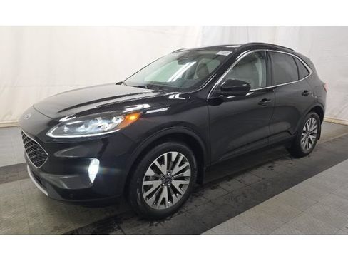 Used 2022 Ford Escape Titanium w/ Class II Trailer Tow Package AWD/4WD image 1