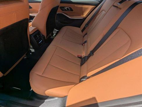 Used 2025 BMW 330i Sedan w/ Convenience Package image 15