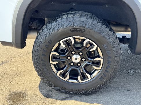 Used 2022 Chevrolet Silverado 1500 ZR2 w/ Technology Package image 43