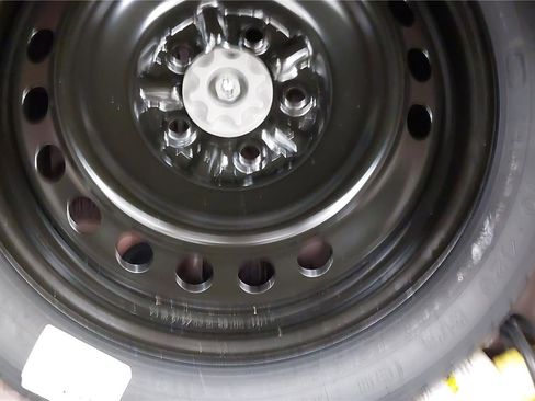 Used 2021 Toyota Avalon XLE w/ Carpet Mat Package (TMS) image 37