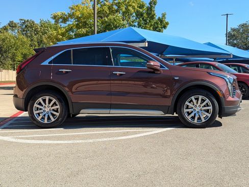 Used 2023 Cadillac XT4 Premium Luxury image 3