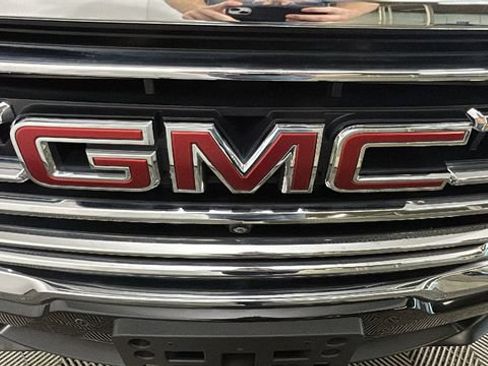 Used 2023 GMC Terrain SLT w/ Infotainment Package II AWD/4WD image 8