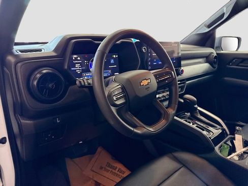 Used 2024 Chevrolet Colorado W/T AWD/4WD image 10