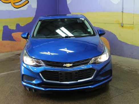 Used 2018 Chevrolet Cruze LT w/ LT True North Edition image 3