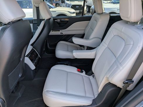 Certified 2025 Lincoln Aviator Reserve image 17