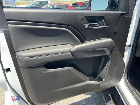 New 2026 GMC Canyon Elevation w/ LPO, Black Badging Package RWD image 10