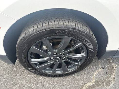 Used 2024 Chevrolet Equinox RS w/ LPO, Floor Liner Package AWD/4WD image 12