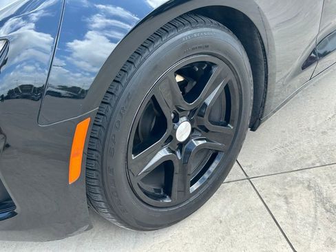 Used 2023 Chevrolet Camaro LT RWD image 9