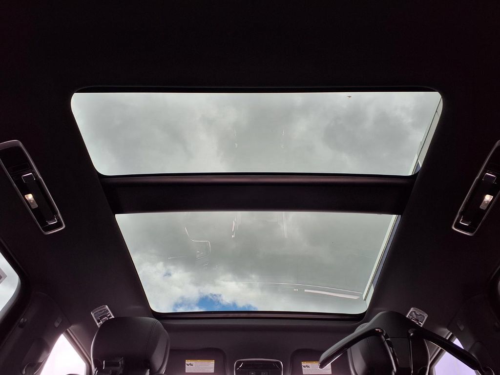 New 2026 Land Rover Range Rover Sport Dynamic SE AWD/4WD image 23