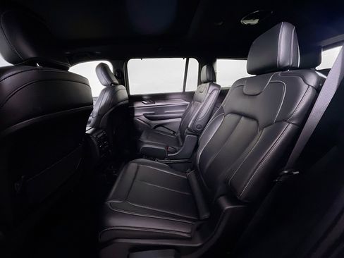 Used 2024 Jeep Grand Cherokee L Limited w/ Luxury Tech Group II image 29