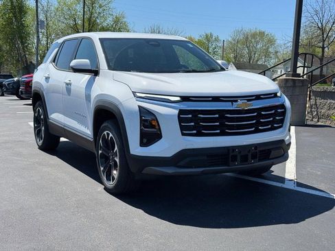 New 2026 Chevrolet Equinox LT image 2