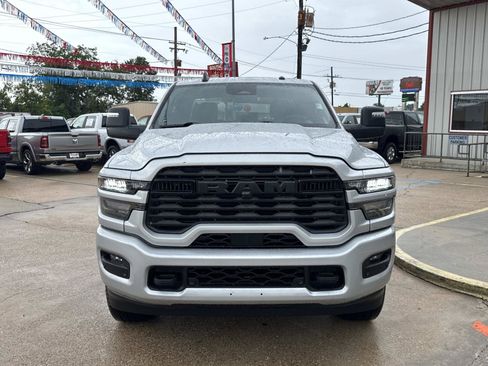 Used 2026 RAM 2500 Big Horn AWD/4WD image 2