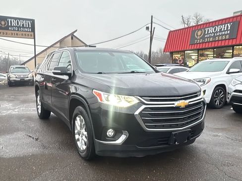 Used 2018 Chevrolet Traverse LT image 3