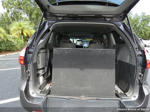 Used 2017 Toyota Sienna XLE FWD image 13