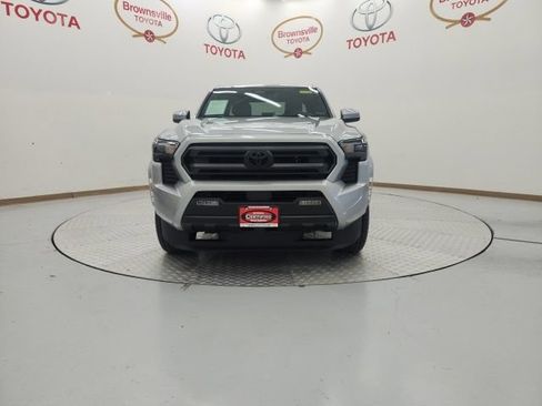 Used 2025 Toyota Tacoma SR5 AWD/4WD image 4
