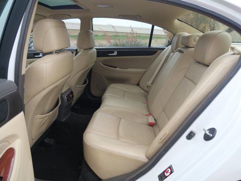 Used 2012 Hyundai Genesis 5.0 image 9