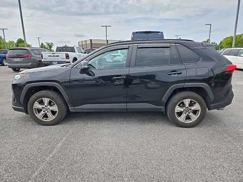 Used 2021 Toyota RAV4 XLE FWD image 4