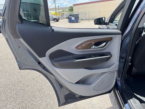 Used 2018 GMC Terrain SLE w/ Driver Convenience Package FWD image 12