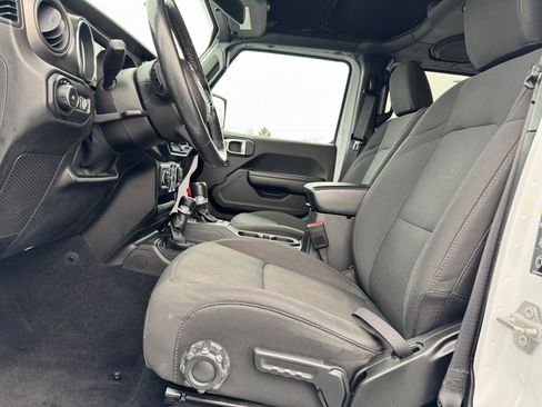 Used 2021 Jeep Wrangler Unlimited Sport image 16