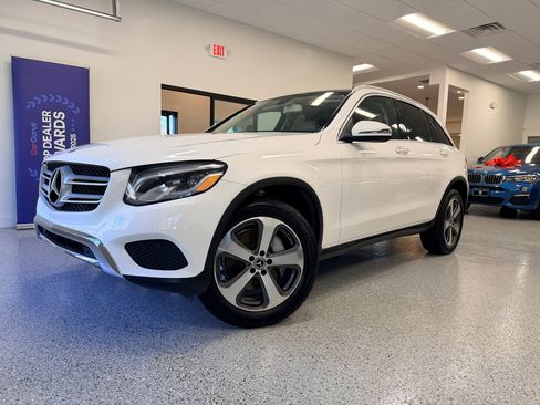 Used 2017 Mercedes-Benz GLC 300 image 2
