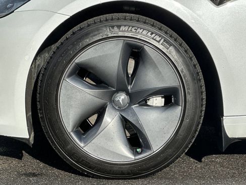 Used 2019 Tesla Model 3 Long Range image 31