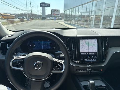 Certified 2025 Volvo XC60 B5 Plus image 20