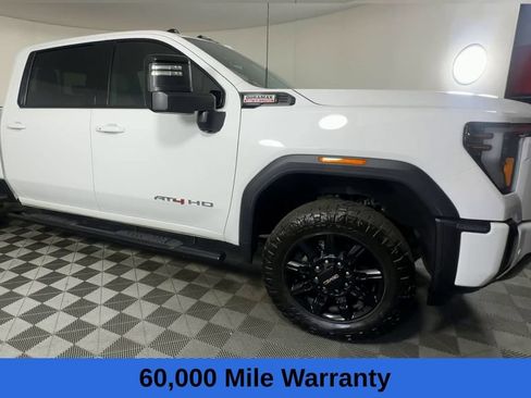 Used 2025 GMC Sierra 3500 AT4 w/ AT4 Preferred Package AWD/4WD image 3