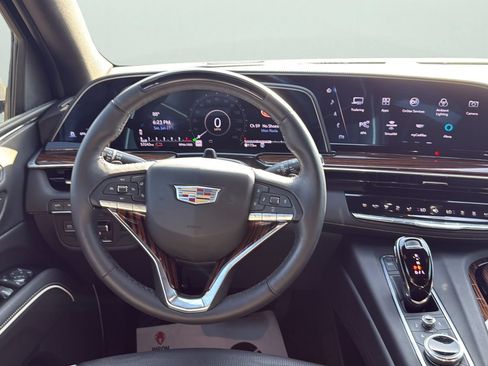 Used 2022 Cadillac Escalade Premium Luxury w/ Performance Package AWD/4WD image 10