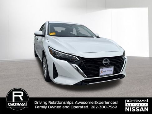 Used 2025 Nissan Sentra S w/ Lighting Package FWD image 3