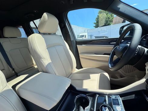 New 2026 Jeep Grand Cherokee Limited AWD/4WD image 21