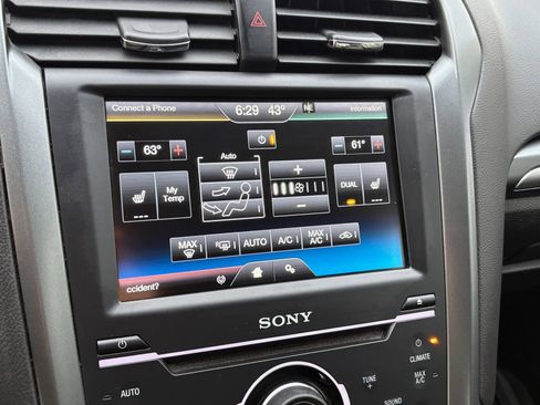 Used 2014 Ford Fusion Titanium image 28