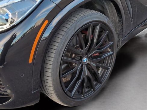 Used 2022 BMW X5 sDrive40i w/ M Sport Package image 11